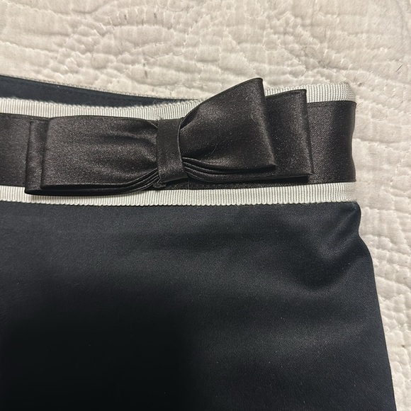 Tahari mini skirt EUC - Picture 2 of 6